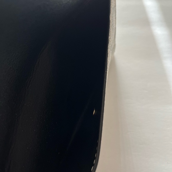 Fashion envelope wristlet - Picture 4 of 8